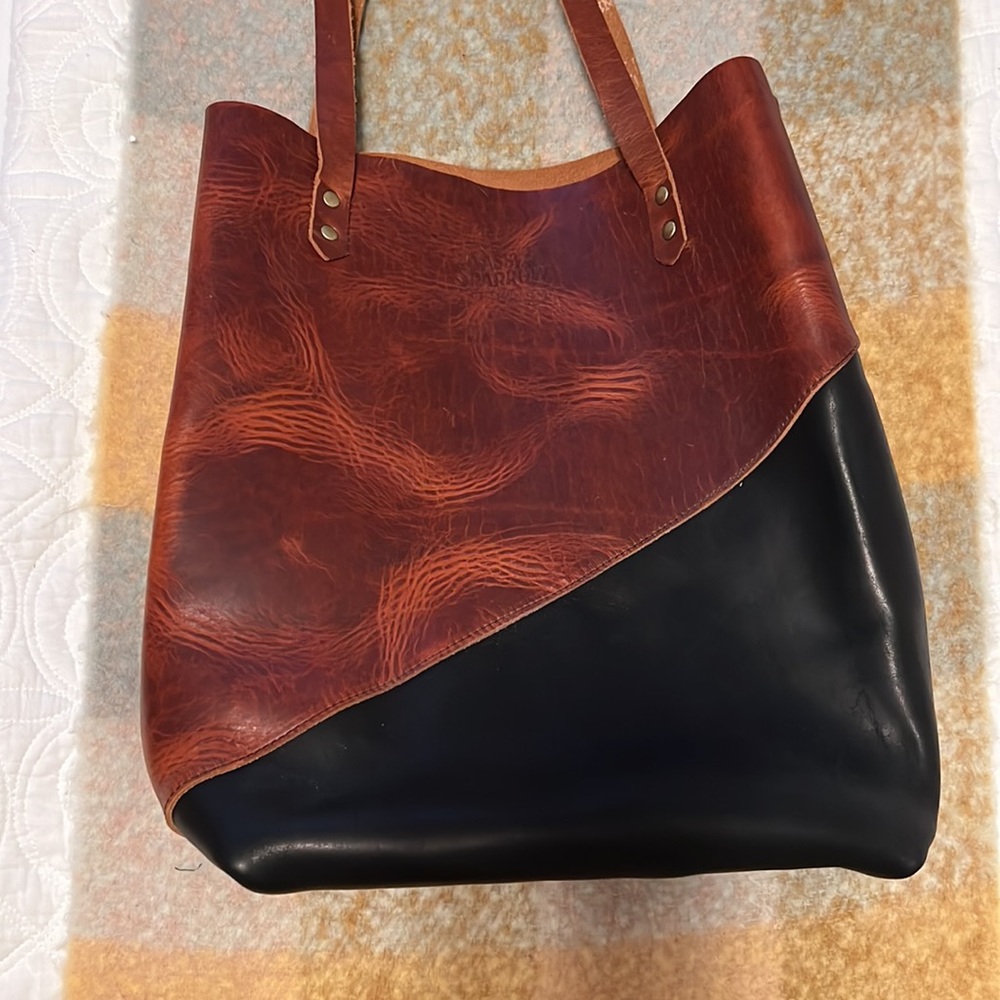 The Sassy Sparrow "Vienna" Leather Tote - Picture 9 of 16
